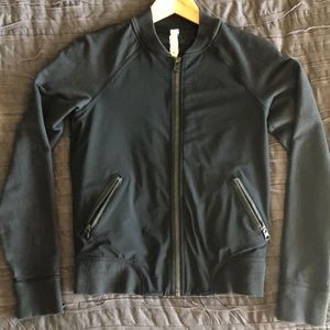 Lululemon size 4 black jacket